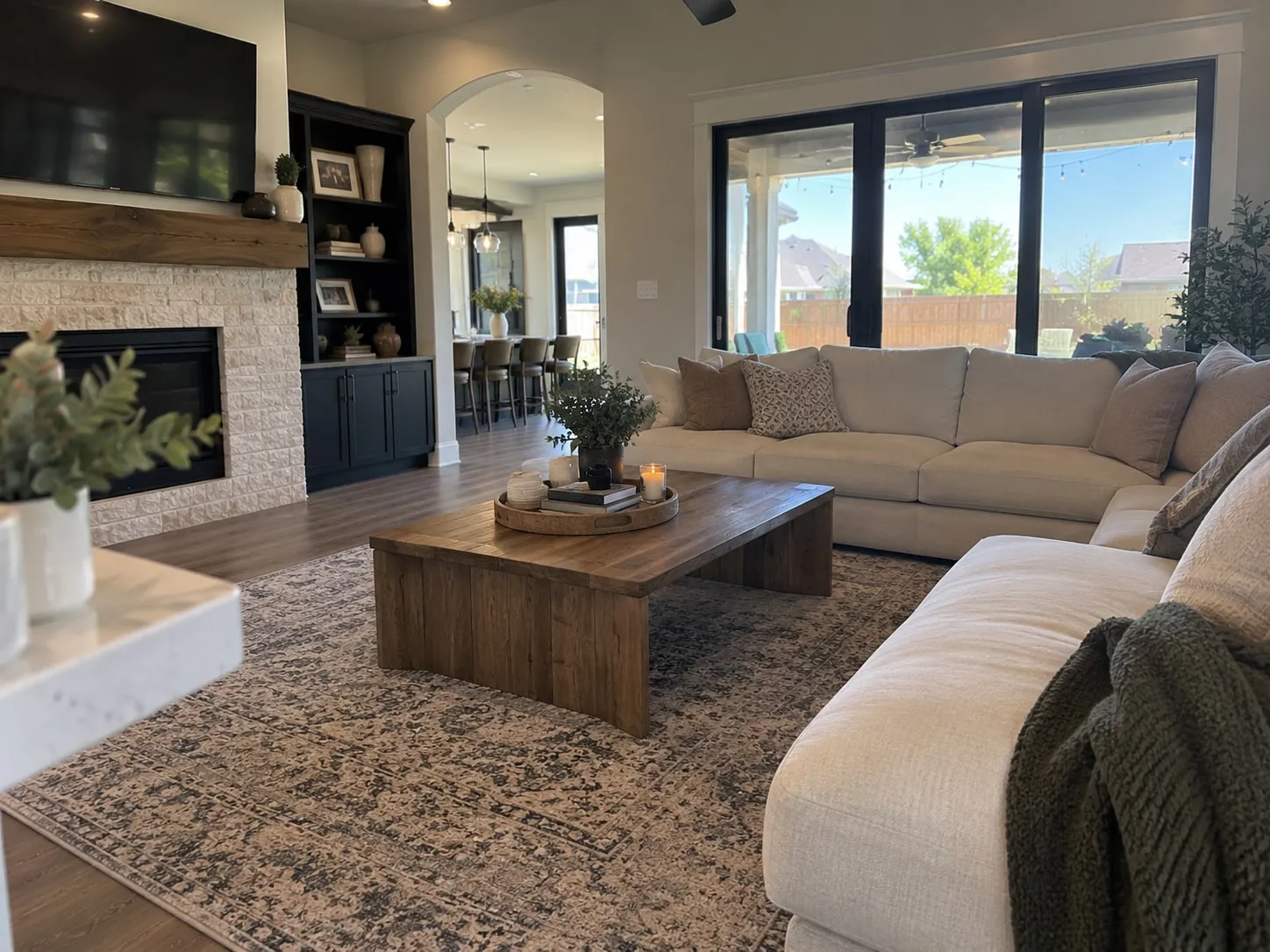 Spotless open-concept kitchen and living room in a Fort Worth, TX home after professional house cleaning